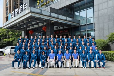 2022年m88官网“奋斗谱写成长新华章”大学生入职培训举行开营仪式